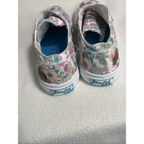 Blowfish Sneaker 8.5 Slip-on Floral Pattern Comfort Shoe Sneaker Teal Bottom - Picture 4 of 6